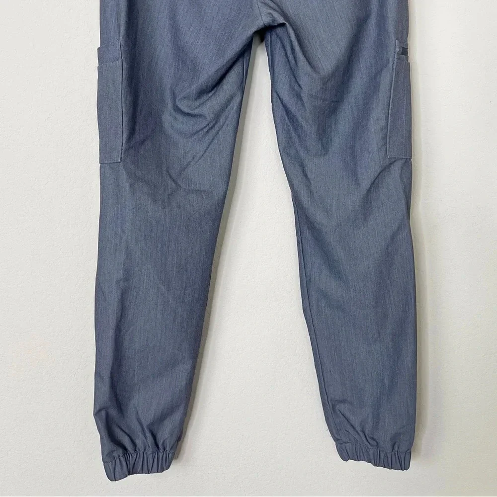 FIGS Men’s Gray Cargo‎ Jogger Scrub Pants